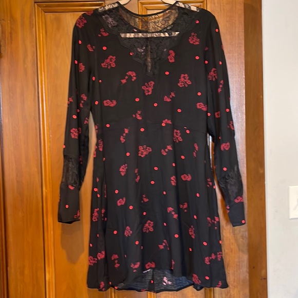 Express Black Print Mini Dress - Picture 1 of 6